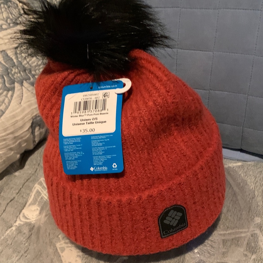 Columbia Winter Blur Beanie with 
Black Pom Pom Unisex OS